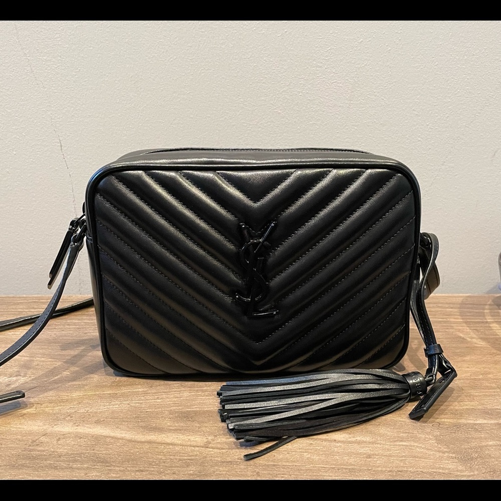 Saint Laurent
Lou Medium Monogram YSL Calf Crossbody Bag